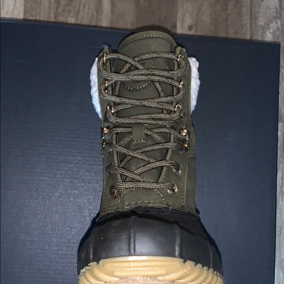 Tommy Hilfiger Rian 2 Faux Fur Closed Toe Mid-Calf - Picture 6 of 10